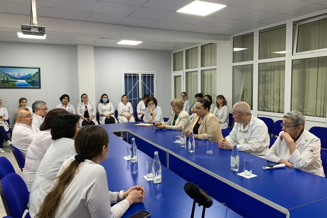 В НИИКВБ состоялась встреча коллектива с депутатом Мажилиса Парламента РК, выпускницей института Гаухар Танашевей